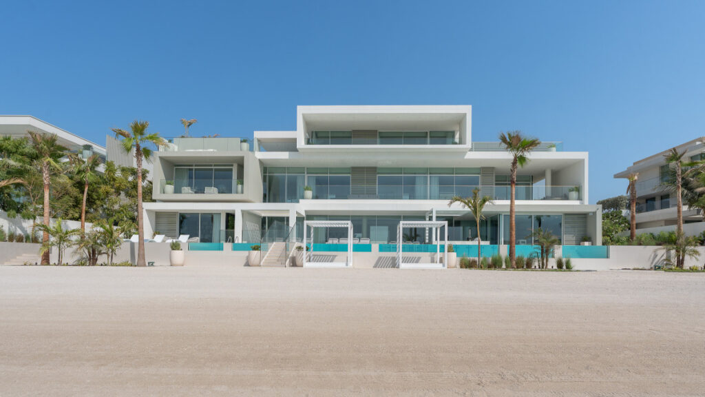 Exclusive Contemporary Signature Villa on Palm Jumeirah for sale