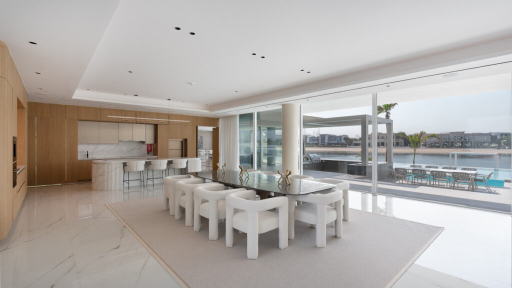 Exclusive Contemporary Signature Villa on Palm Jumeirah for sale