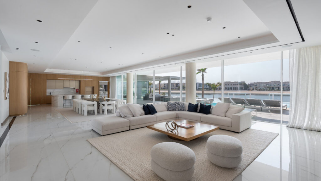 Exclusive Contemporary Signature Villa on Palm Jumeirah for sale