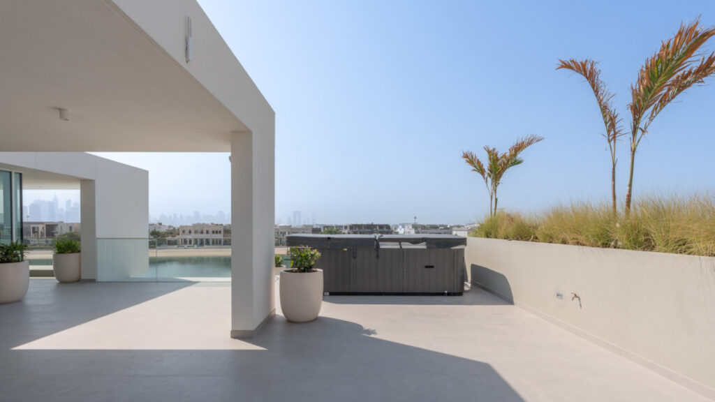 Exclusive Contemporary Signature Villa on Palm Jumeirah for sale