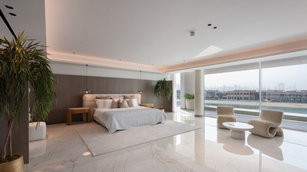 Exclusive Contemporary Signature Villa on Palm Jumeirah for sale