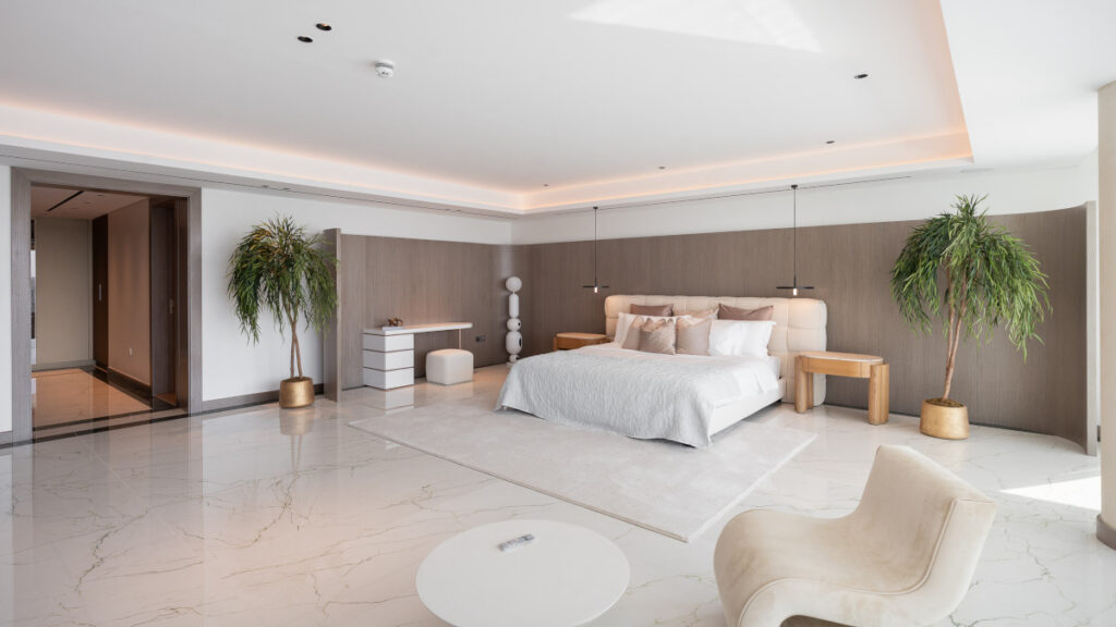 Exclusive Contemporary Signature Villa on Palm Jumeirah for sale