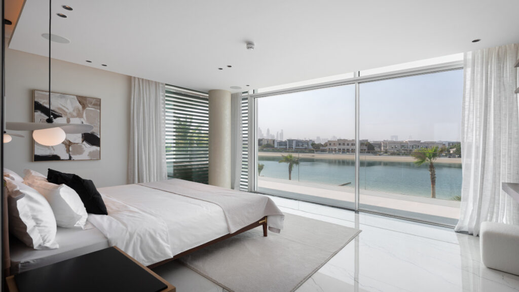 Exclusive Contemporary Signature Villa on Palm Jumeirah for sale