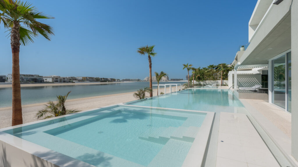 Exclusive Contemporary Signature Villa on Palm Jumeirah for sale