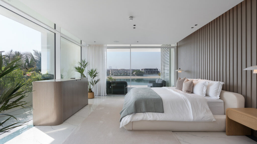 Exclusive Contemporary Signature Villa on Palm Jumeirah for sale