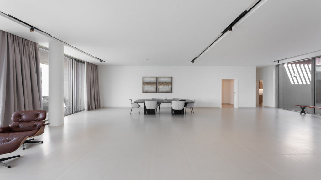 Exclusive Contemporary Signature Villa on Palm Jumeirah for sale