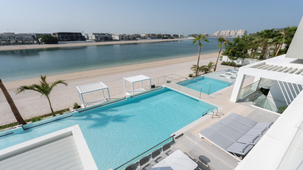 Exclusive Contemporary Signature Villa on Palm Jumeirah for sale