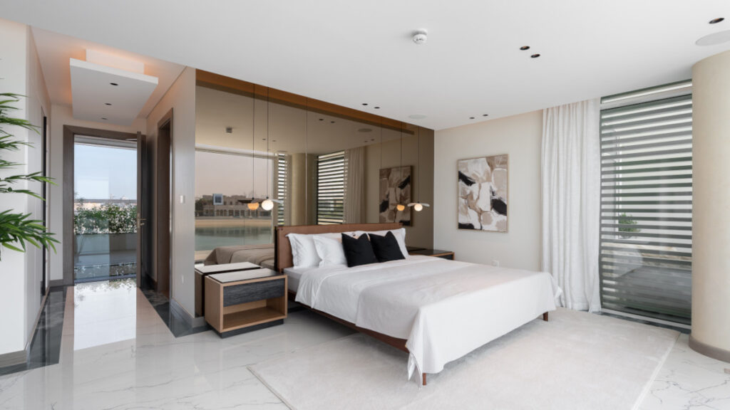 Exclusive Contemporary Signature Villa on Palm Jumeirah for sale