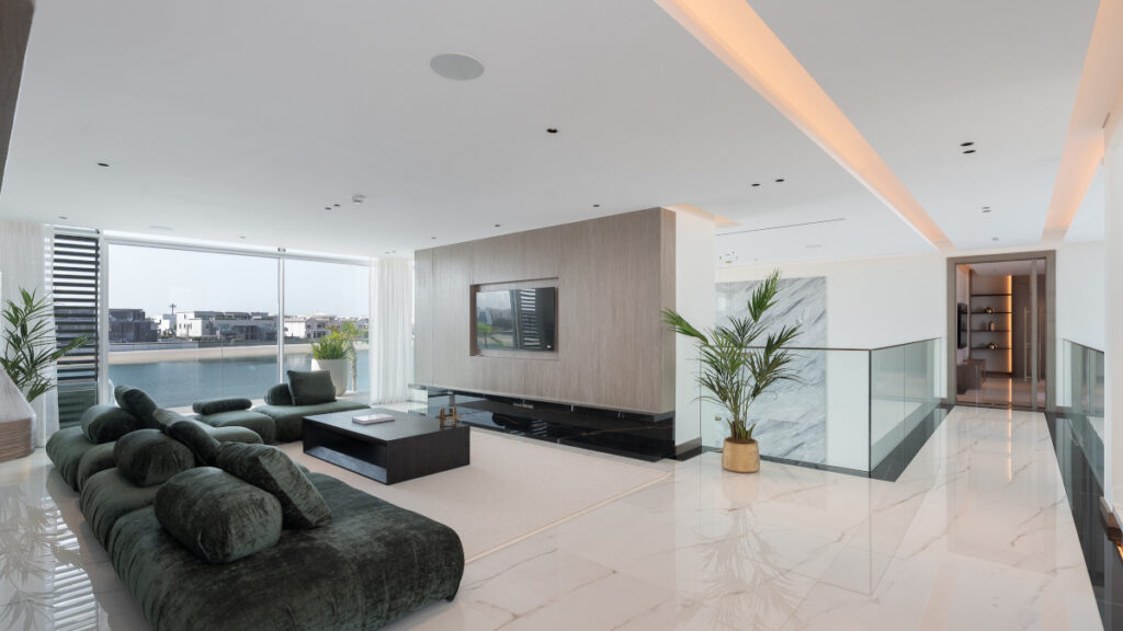 Exclusive Contemporary Signature Villa on Palm Jumeirah for sale