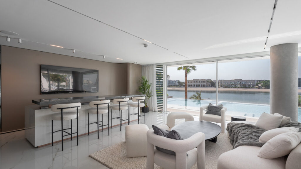 Exclusive Contemporary Signature Villa on Palm Jumeirah for sale