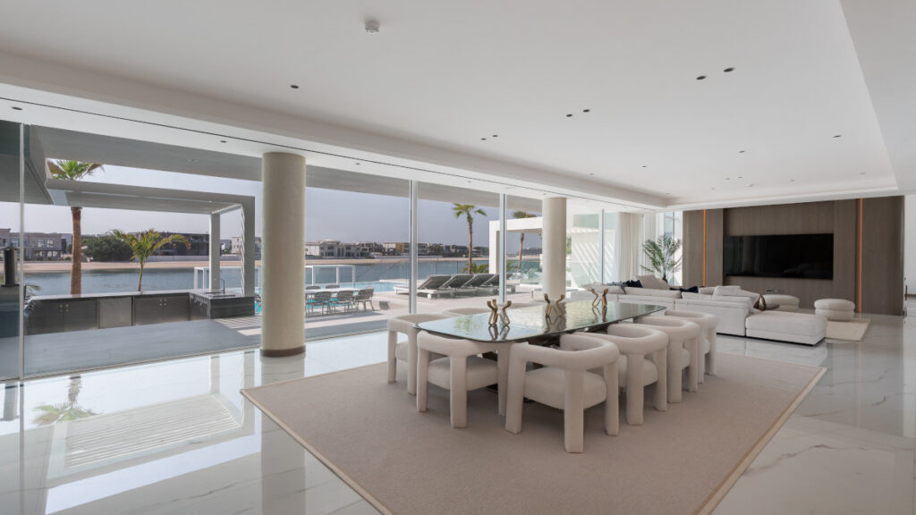 Exclusive Contemporary Signature Villa on Palm Jumeirah for sale