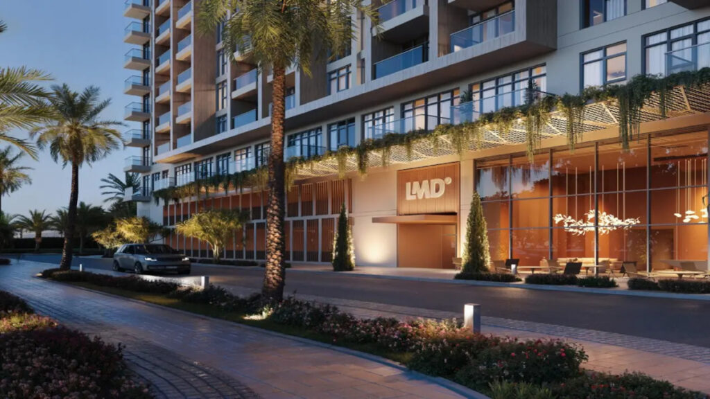 Ground floor and entrance